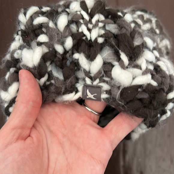 Eddie Bauer beanie - Picture 3 of 4